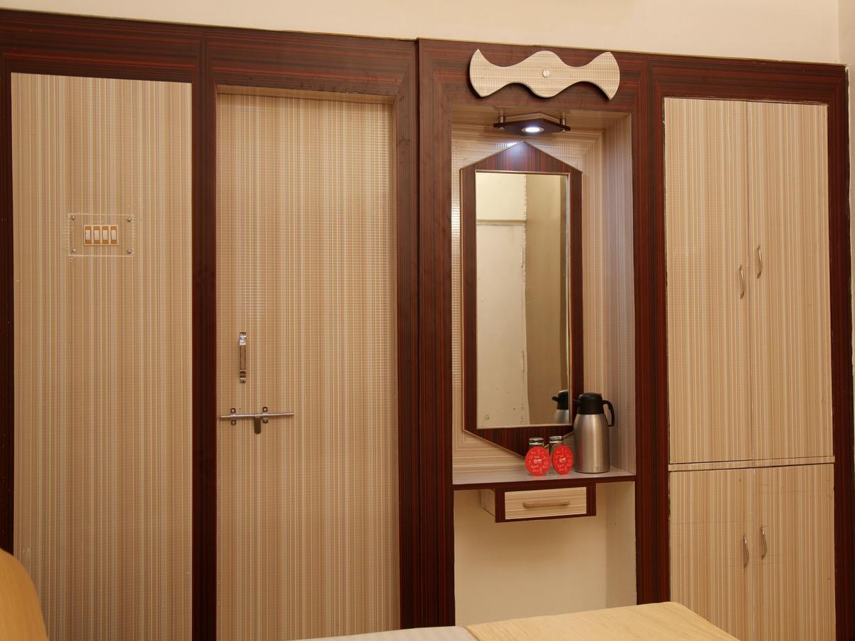 Hotel Lara India Varanasi Esterno foto