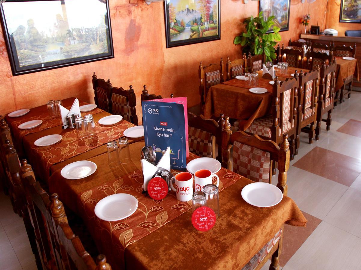 Hotel Lara India Varanasi Esterno foto