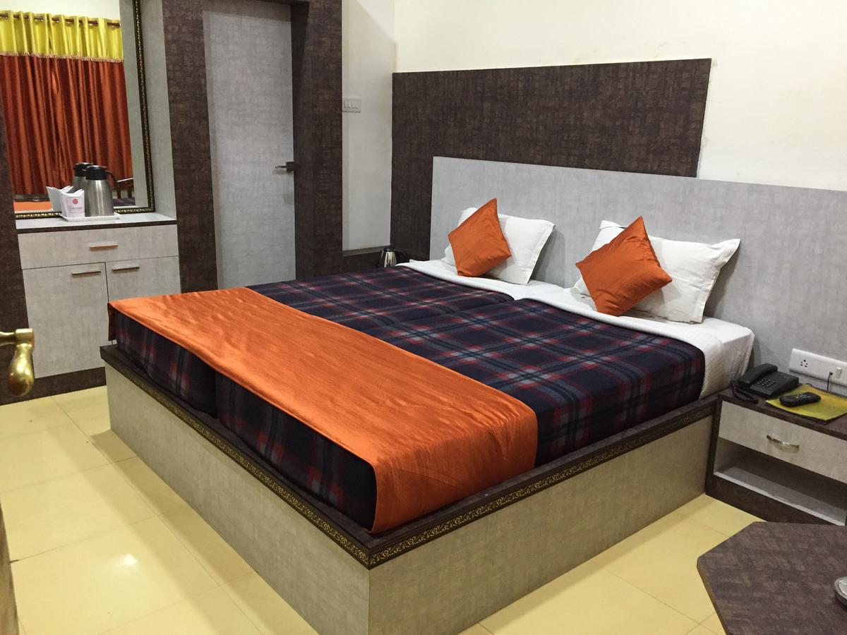 Hotel Lara India Varanasi Esterno foto