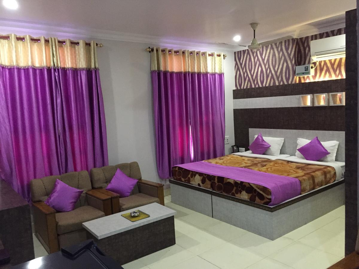 Hotel Lara India Varanasi Esterno foto