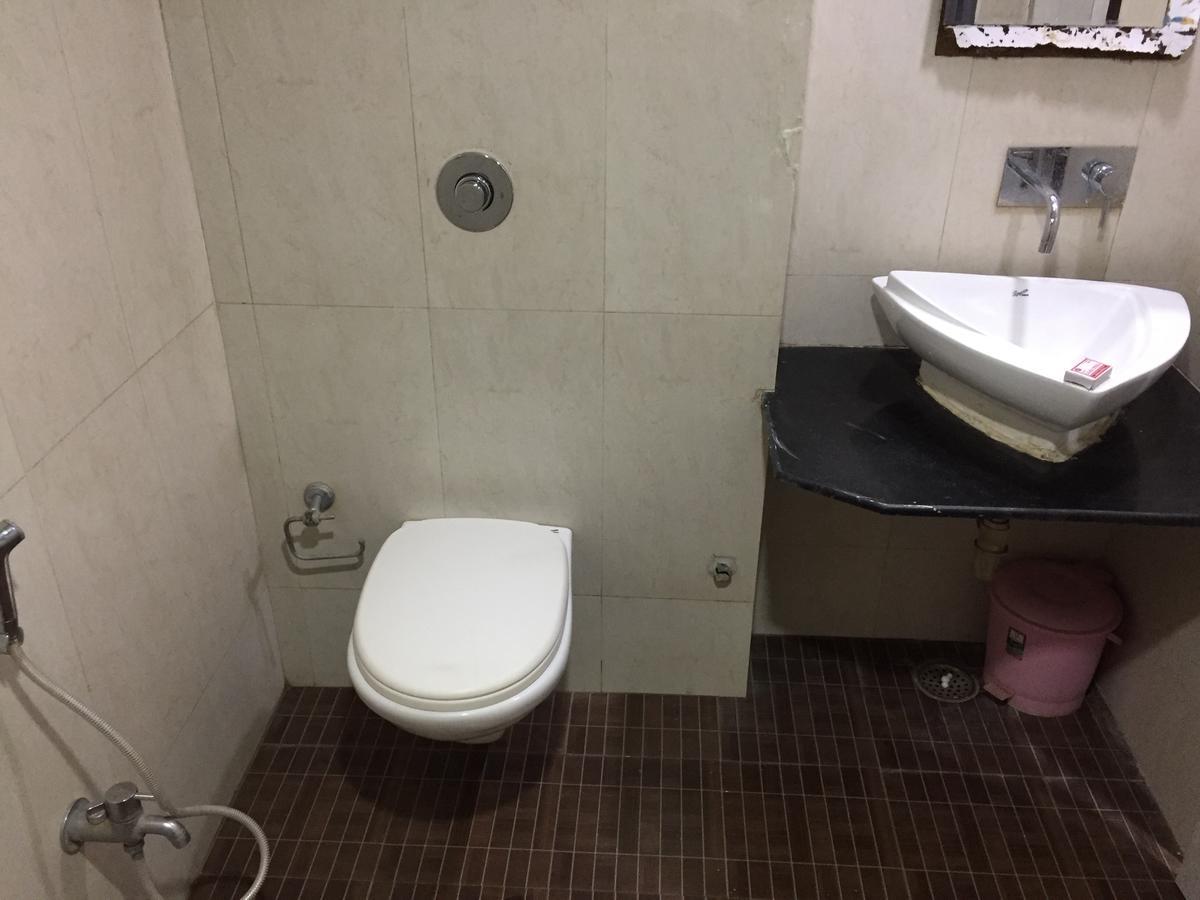 Hotel Lara India Varanasi Esterno foto