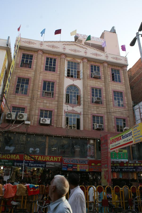 Hotel Lara India Varanasi Esterno foto