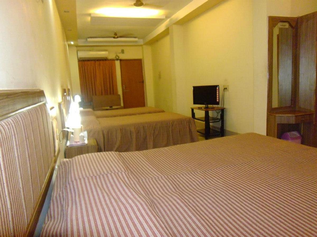 Hotel Lara India Varanasi Esterno foto